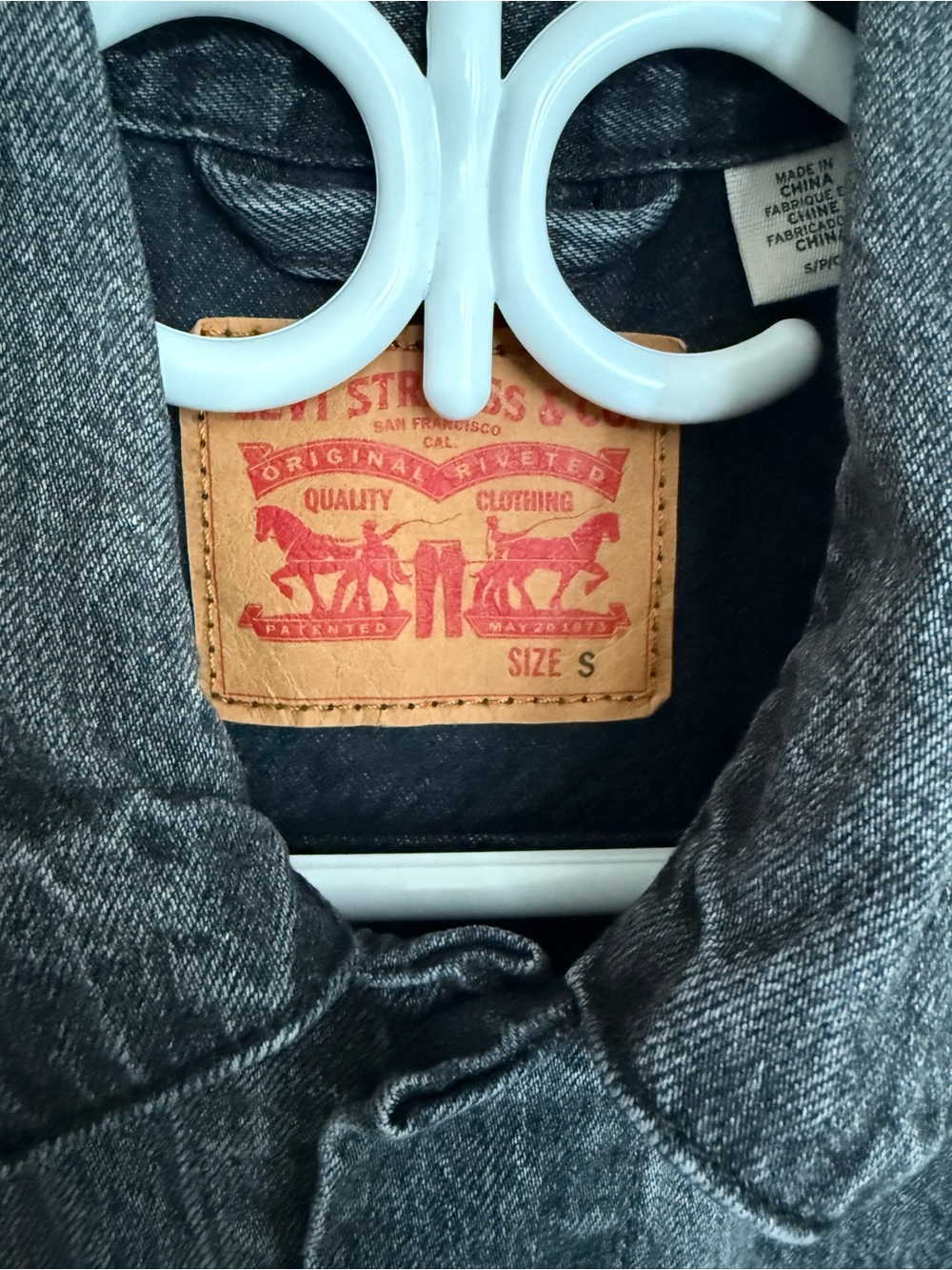 Levi’s Denim Vest - Men’s Small (Black Stone Wash) - Picture 3 of 4